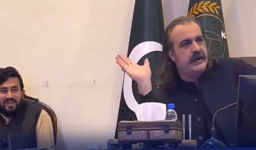 گنڈاپور جرمن سفیر کی ملاقات کا پیغام دینے والے اپنے ترجمان پر برس پڑے