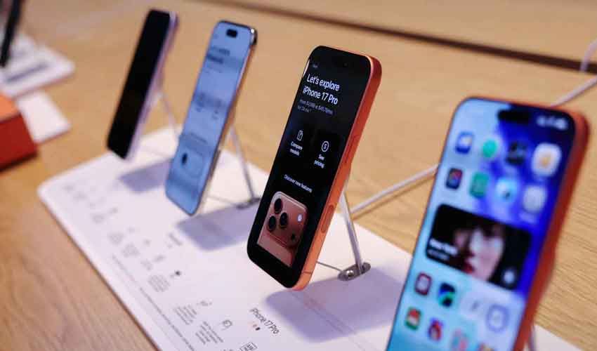 ایپل 2026 میں آئی فون لانچ حکمتِ عملی میں بڑی تبدیلی کیلئے تیار، مہنگے ماڈلز ترجیح