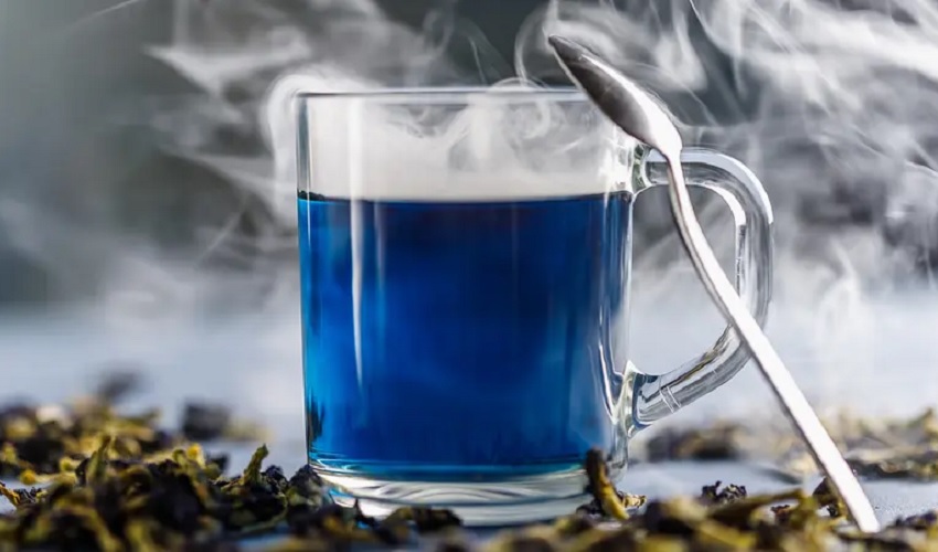 کالی اور نہ سبز بلکہ نیلی چائے، آخر یہ کیا ہے؟