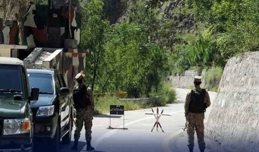 امریکی چینل سی این این کے نمائندے کا کنٹرول لائن پرسرجیوار گاؤں کا دورہ