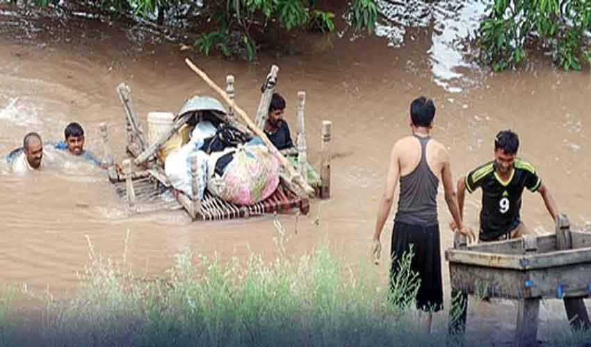 حافظ آباد میں سیلاب زدہ علاقہ بہک احمد یار میں 2 افراد جاں بحق ہوگئے