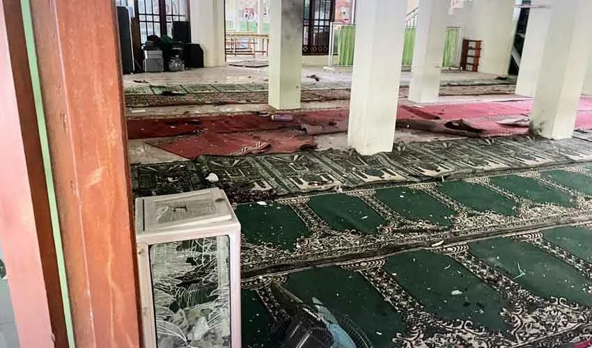 انڈونیشیا میں نماز جمعہ کے دوران دھماکا، 54 افراد زخمی