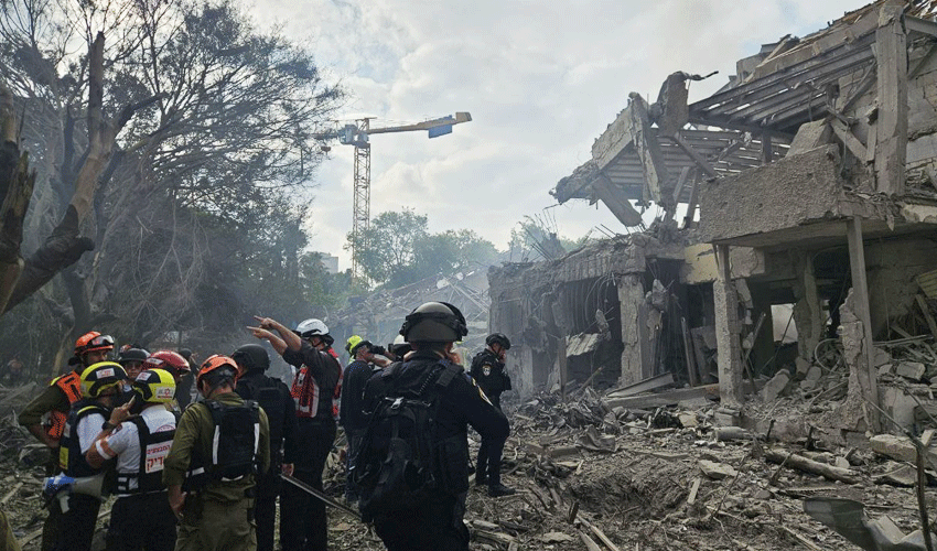 امریکی حملے کے بعد ایران کا اسرائیل پر پہلی بار خیبر میزائلوں سے حملہ