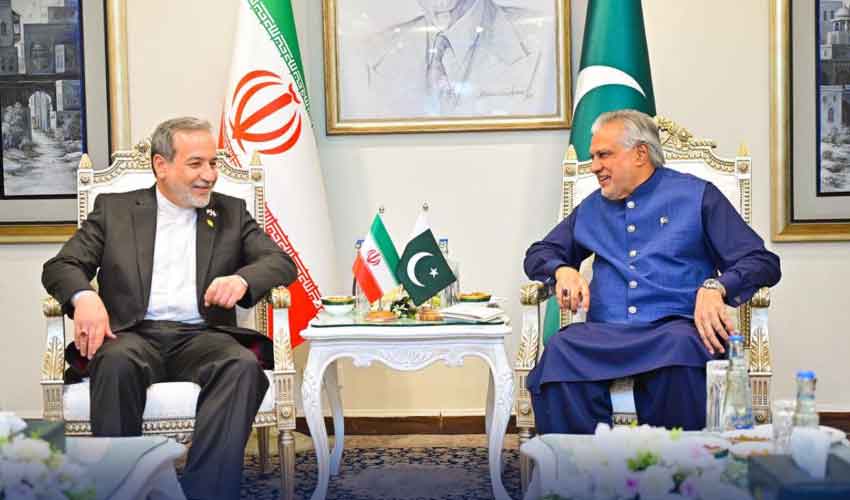 ایرانی وزیر خارجہ عباس عراقچی کی دفتر خارجہ آمد، اسحاق ڈار سے اہم ملاقات