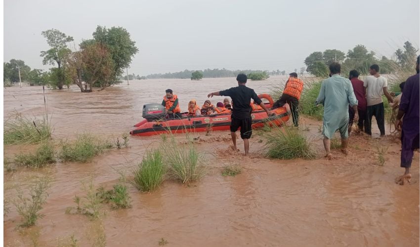 خوشاب میں سیلابی صورتحال، مکانوں کی چھتیں اور اسکول کی دیواریں گرگئی