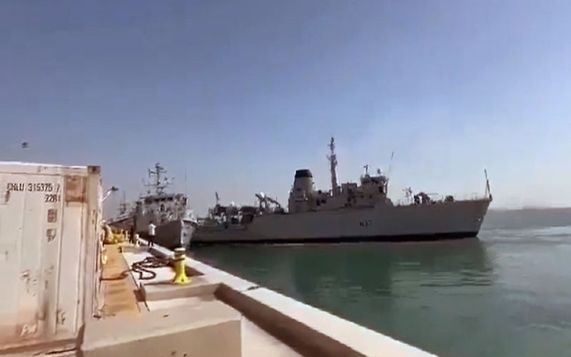 بحرین کی بندرگاہ پر دو برطانوی جنگی جہاز آپس میں ٹکرا گئے