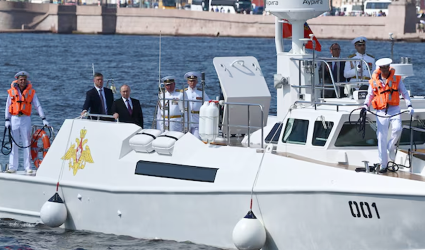 یوکرینی ڈرون حملے کے باعث سینٹ پیٹرزبرگ میں الرٹ، روسی صدر کی نیوی ڈے پریڈ منسوخ