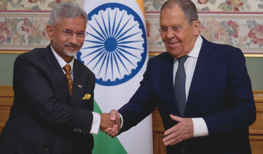 امریکی دباؤ کے باوجود بھارت کو روسی تیل کی فراہمی جاری رہے گی،روسی وزیرخارجہ